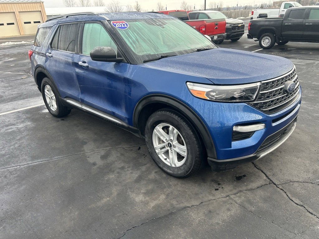 Used 2022 Ford Explorer XLT w/ Equipment Group 202A image 2