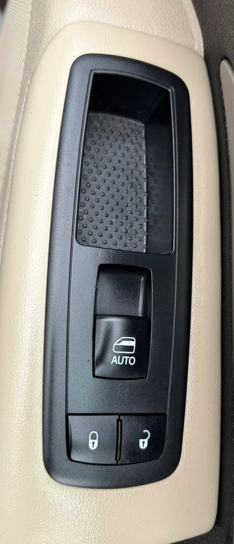 Used 2017 Dodge Durango SXT w/ Quick Order Package 23B AWD/4WD image 38