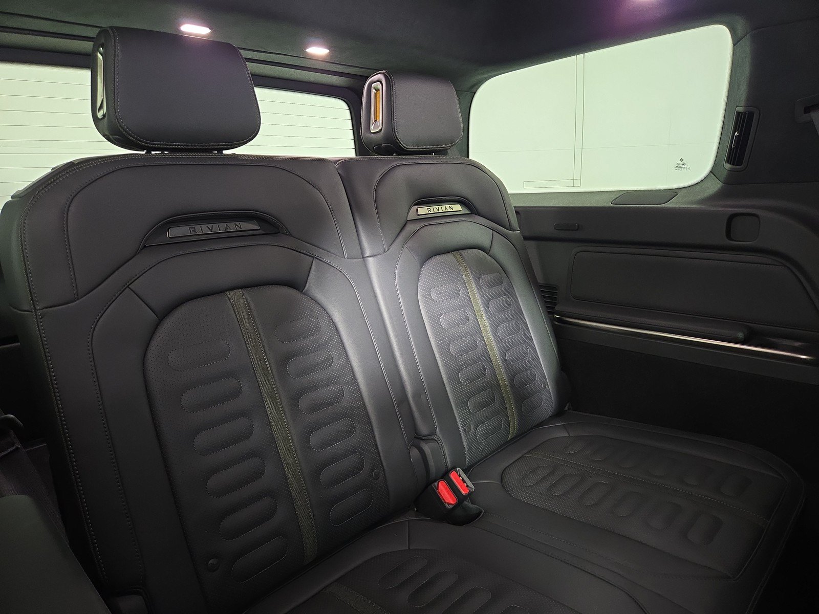 Used 2023 Rivian R1S Adventure AWD/4WD image 25