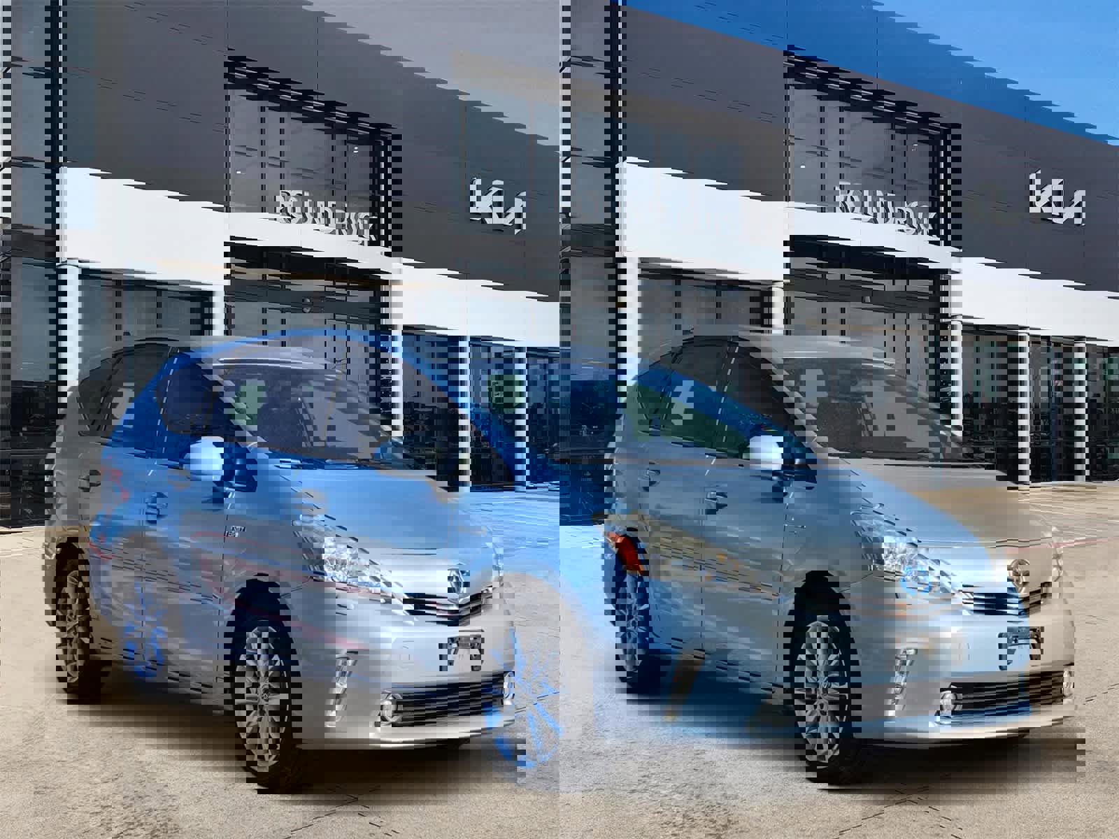 Used 2014 Toyota Prius V Five image 3