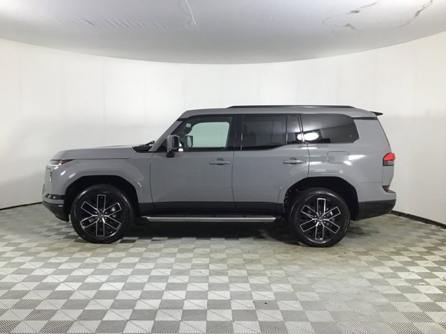 Used 2025 Lexus GX 550 image 4