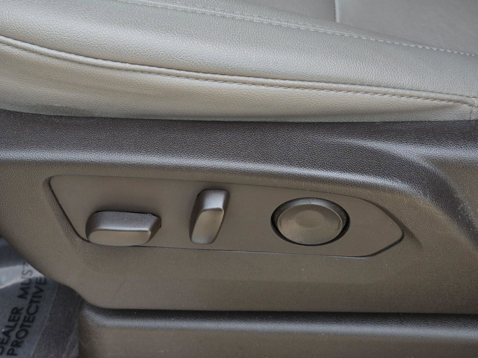 Used 2023 Chevrolet Tahoe LT w/ Luxury Package image 16