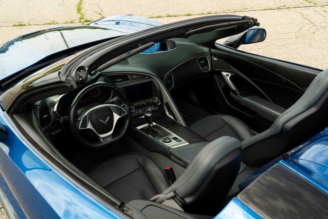 Used 2015 Chevrolet Corvette Z06 w/ 3LZ Preferred Equipment Group image 36