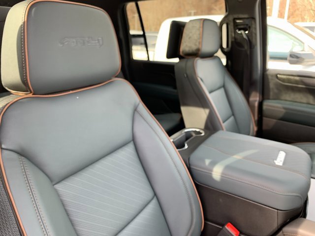 New 2026 GMC Yukon XL AT4 w/ AT4 Premium Plus Package image 23