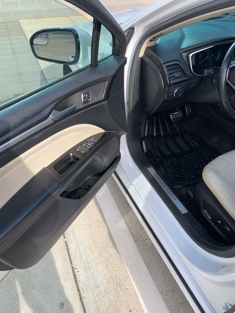 Used 2017 Ford Fusion Titanium FWD image 21