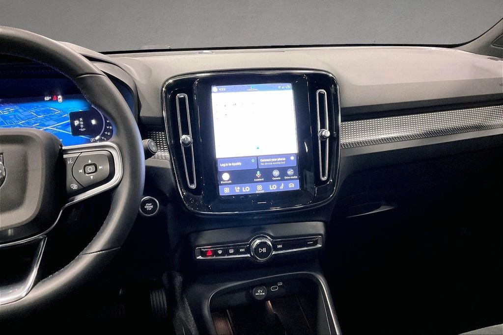 Certified 2023 Volvo XC40 B5 Plus w/ Climate Package AWD/4WD image 9