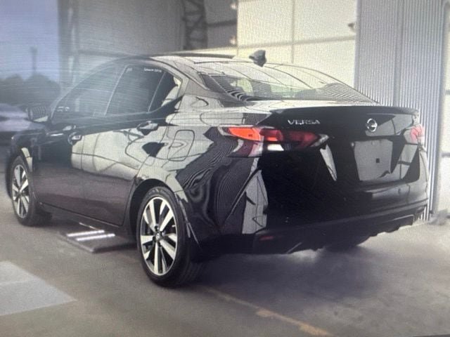 Used 2020 Nissan Versa SR FWD image 16