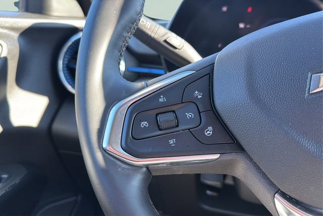 Certified 2025 Chevrolet Trax LT w/ Driver Confidence Package image 22