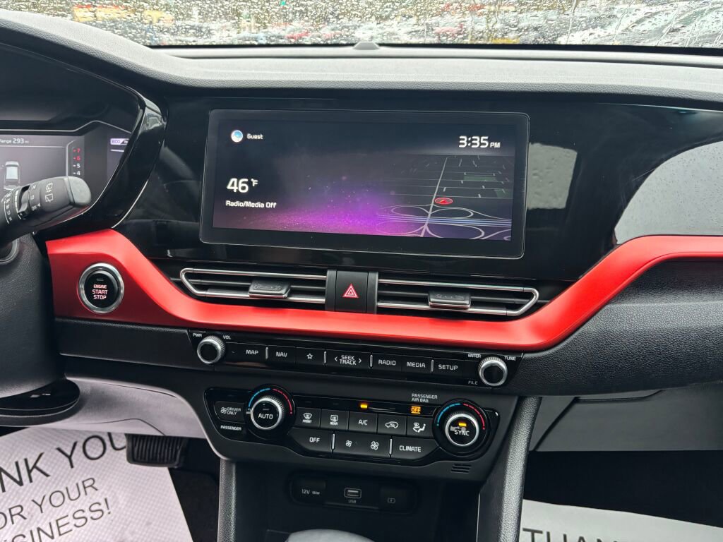 Certified 2021 Kia Niro Touring image 17