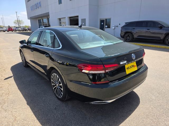 Used 2022 Volkswagen Passat 2.0T FWD image 11