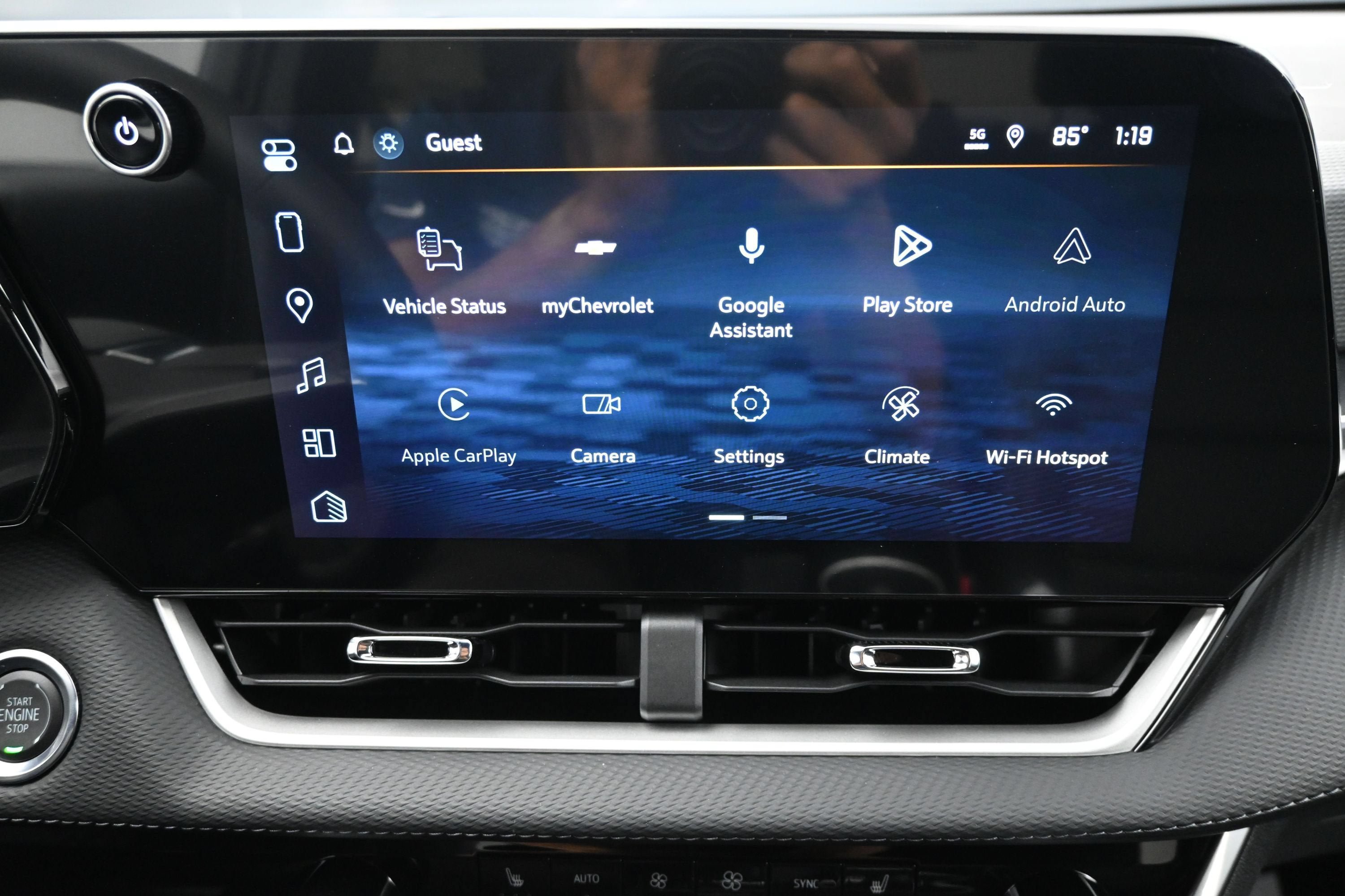 New 2027 Chevrolet Equinox LT w/ Convenience Package II FWD image 16