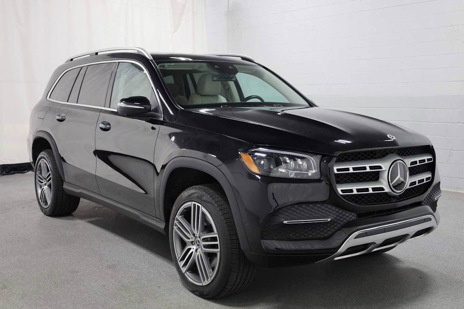 Used 2022 Mercedes-Benz GLS 450 4MATIC image 13