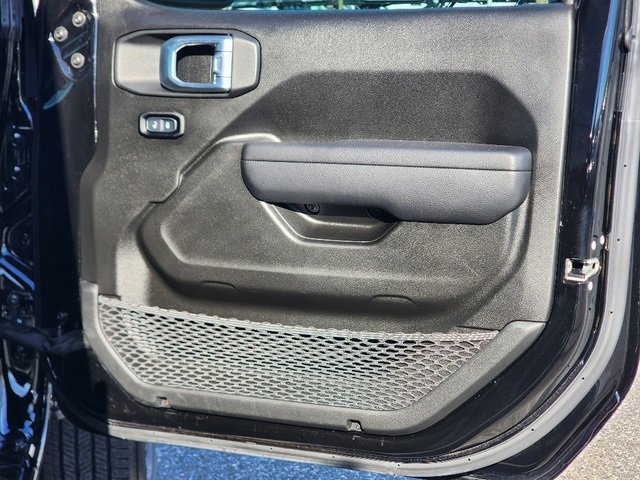 Used 2024 Jeep Gladiator Sport image 10