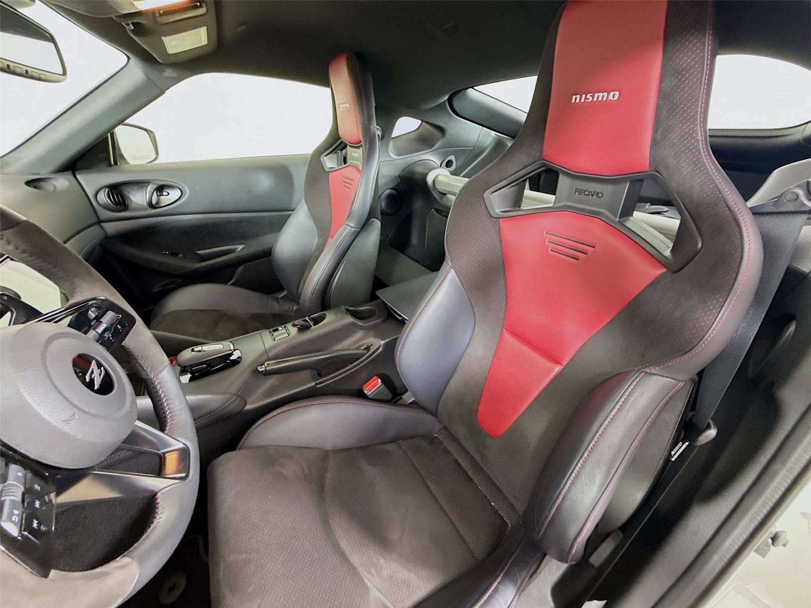 Used 2025 Nissan Z NISMO w/ Floor Mat Package image 2