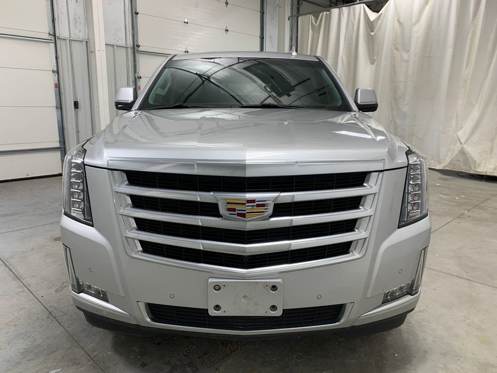 Used 2016 Cadillac Escalade Luxury image 32