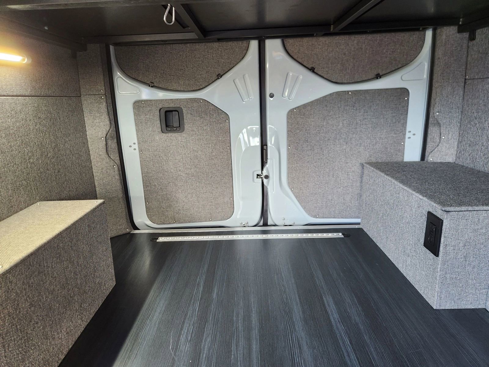 Used 2025 Mercedes-Benz Sprinter 2500 image 38