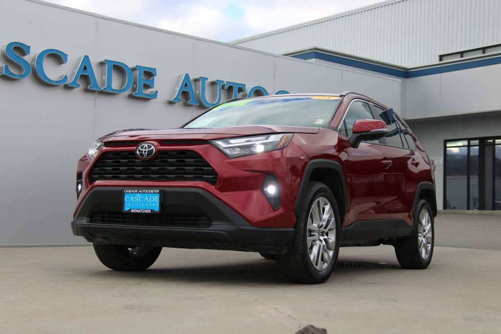 Used 2025 Toyota RAV4 XLE Premium image 2