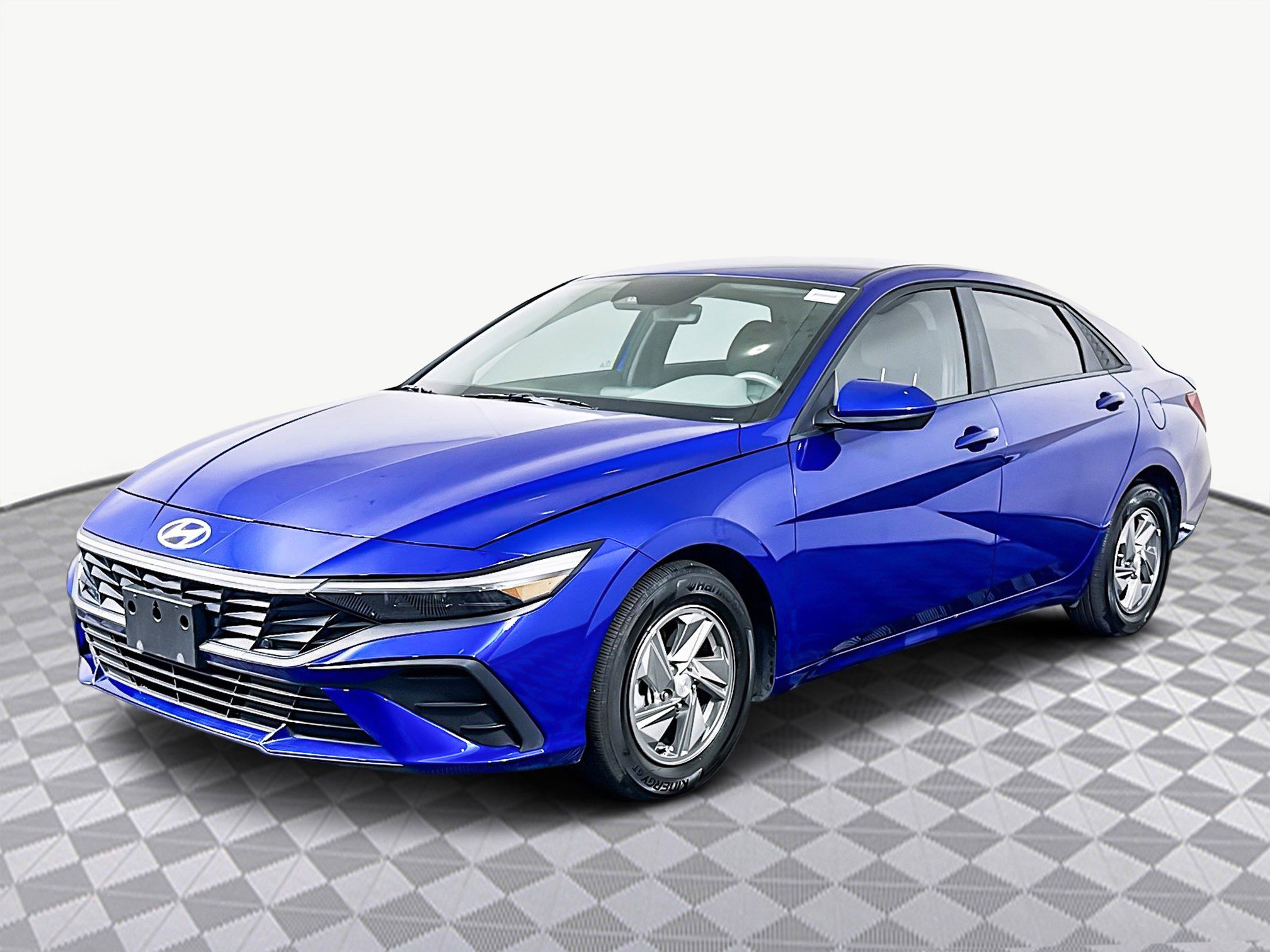 Used 2025 Hyundai Elantra SE image 4