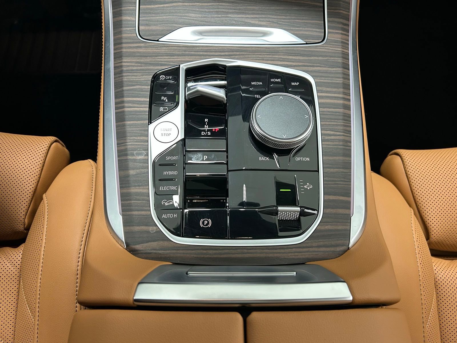 Used 2026 BMW X5 xDrive50e w/ Premium Package image 23