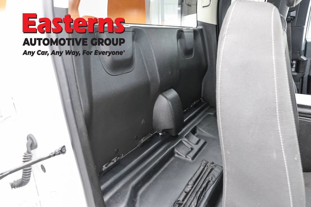 Used 2022 Chevrolet Colorado LT w/ Fleet Safety Package RWD image 24