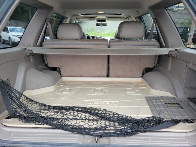 Used 2004 Nissan Pathfinder LE Platinum RWD image 16