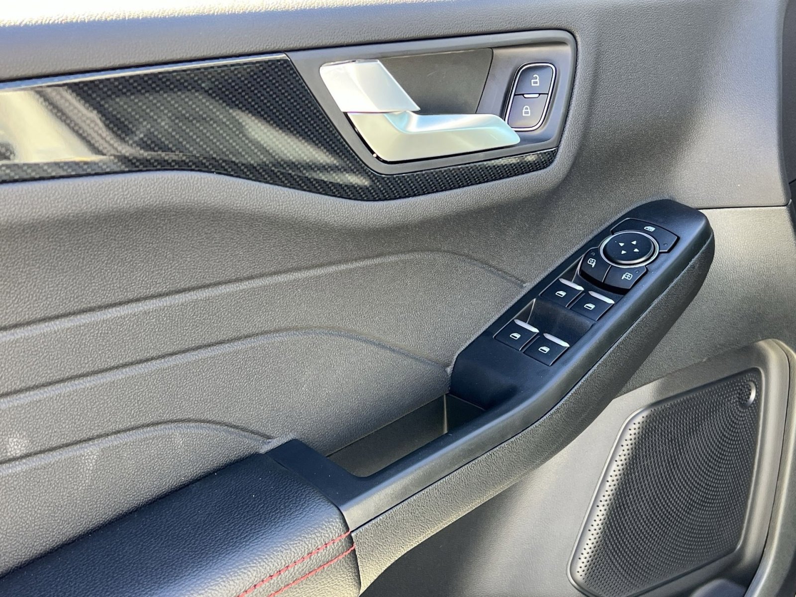 New 2026 Ford Escape ST-Line w/ Tech Pack #1 image 15