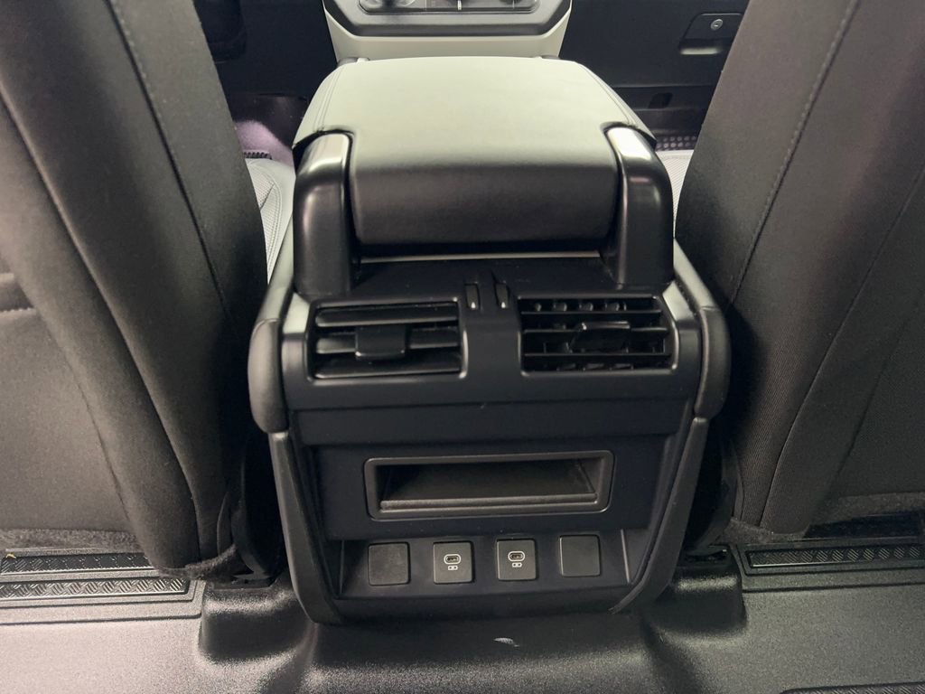 Used 2025 Land Rover Defender 110 S image 67