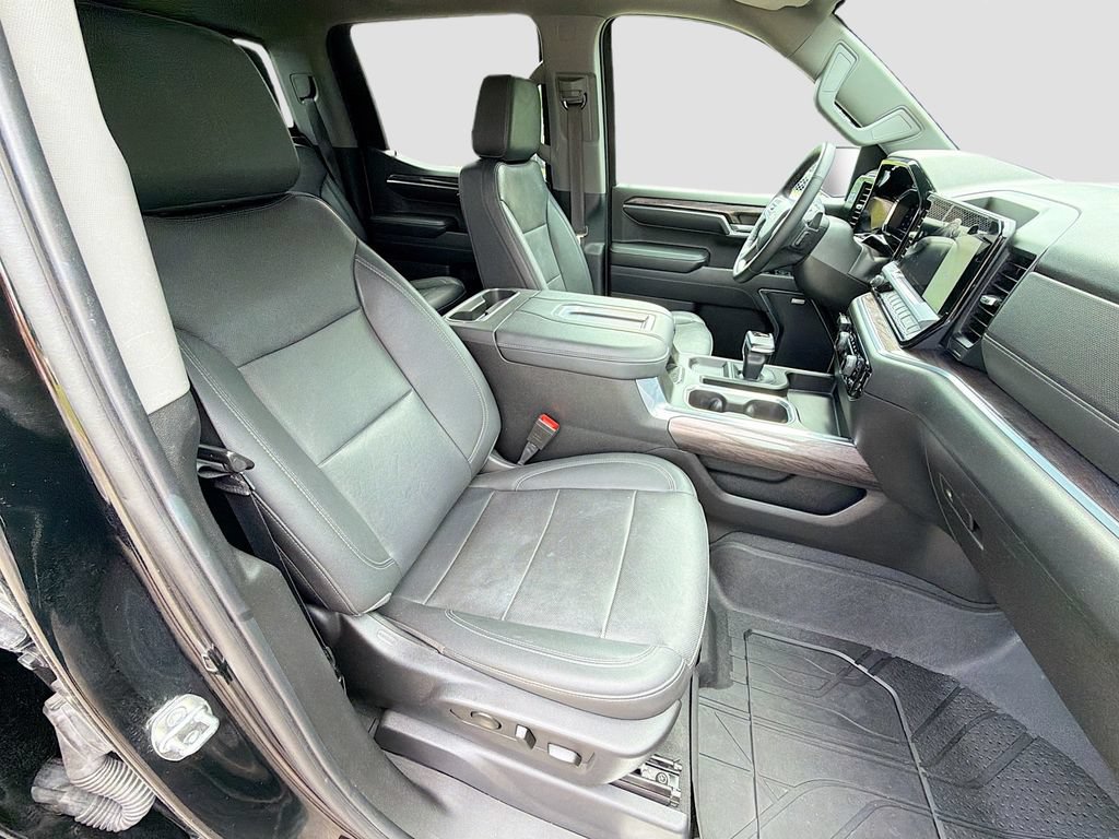 Used 2022 Chevrolet Silverado 1500 LTZ w/ LTZ Premium Package AWD/4WD image 33