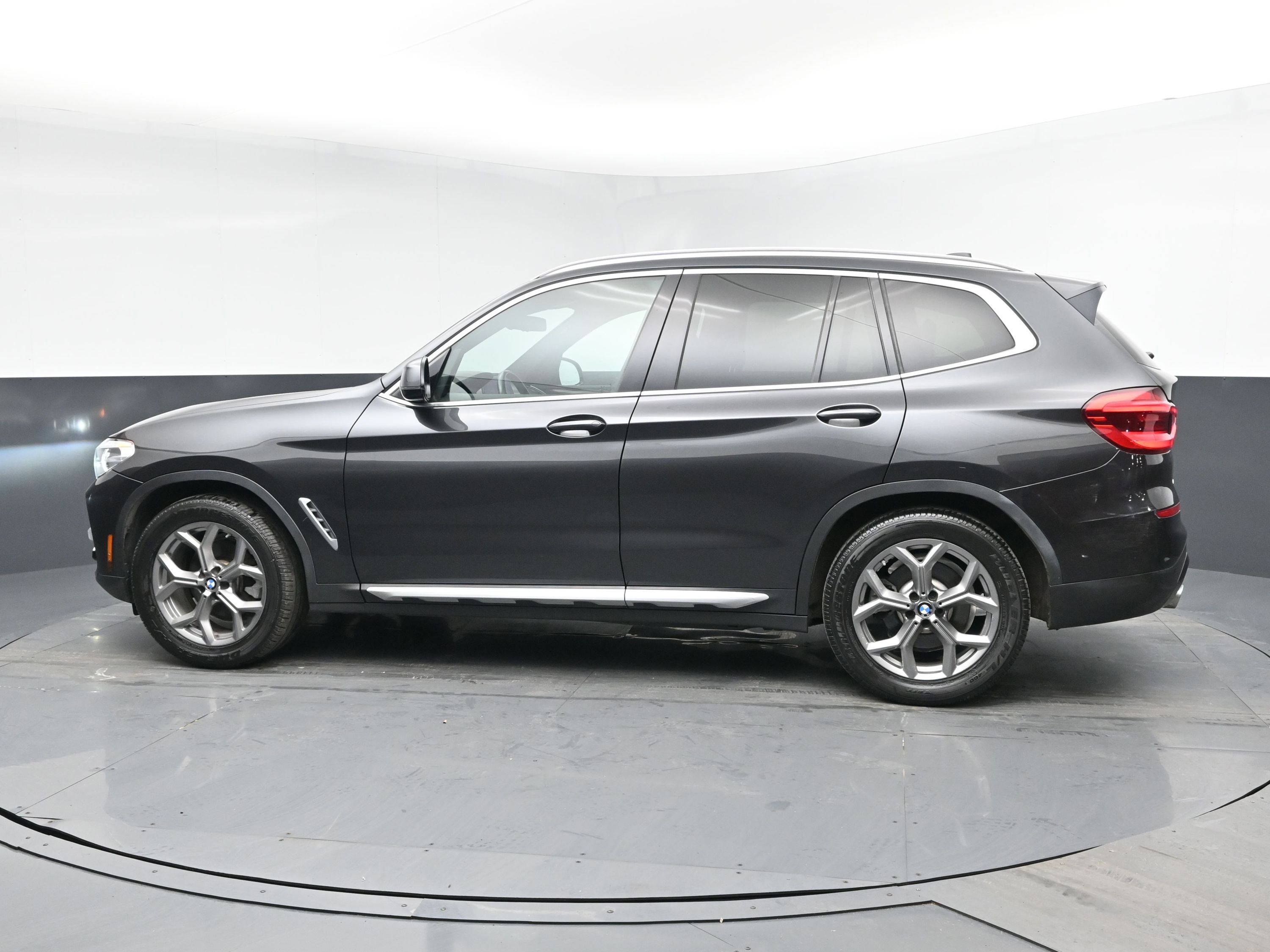 Used 2021 BMW X3 xDrive30i w/ Convenience Package image 4