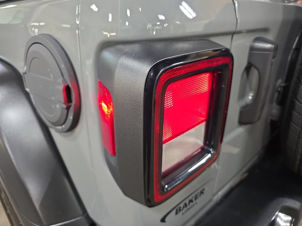 Used 2022 Jeep Wrangler Unlimited Sport AWD/4WD image 33