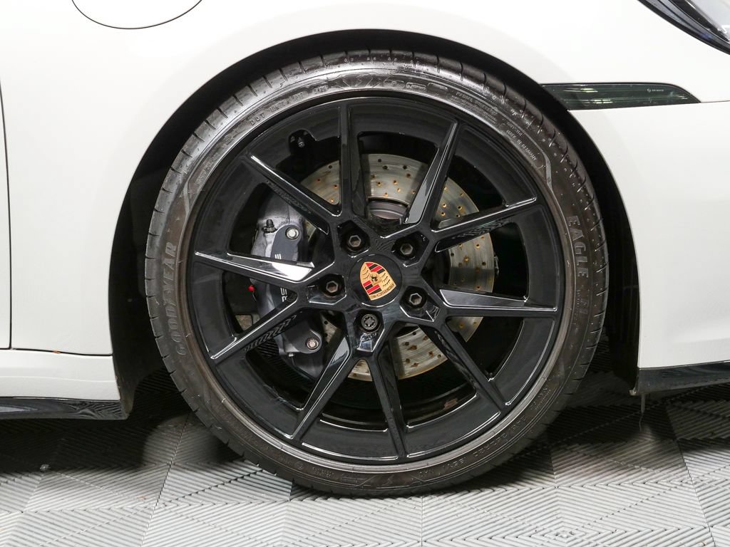 Certified 2025 Porsche 911 Carrera RWD image 28