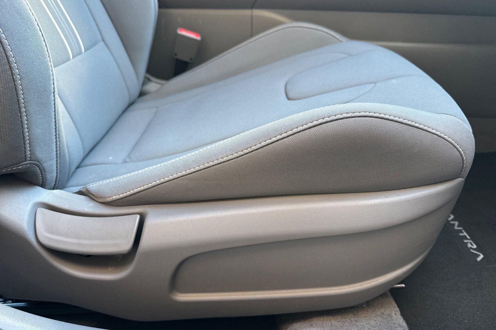 Used 2024 Hyundai Elantra SEL w/ Convenience Package image 23