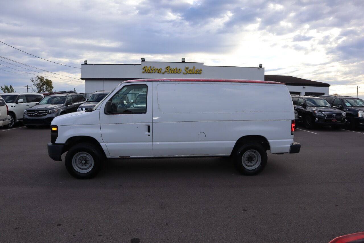 Used 2013 Ford E-250 and Econoline 250 w/ Commercial Cargo Van Pkg RWD image 2