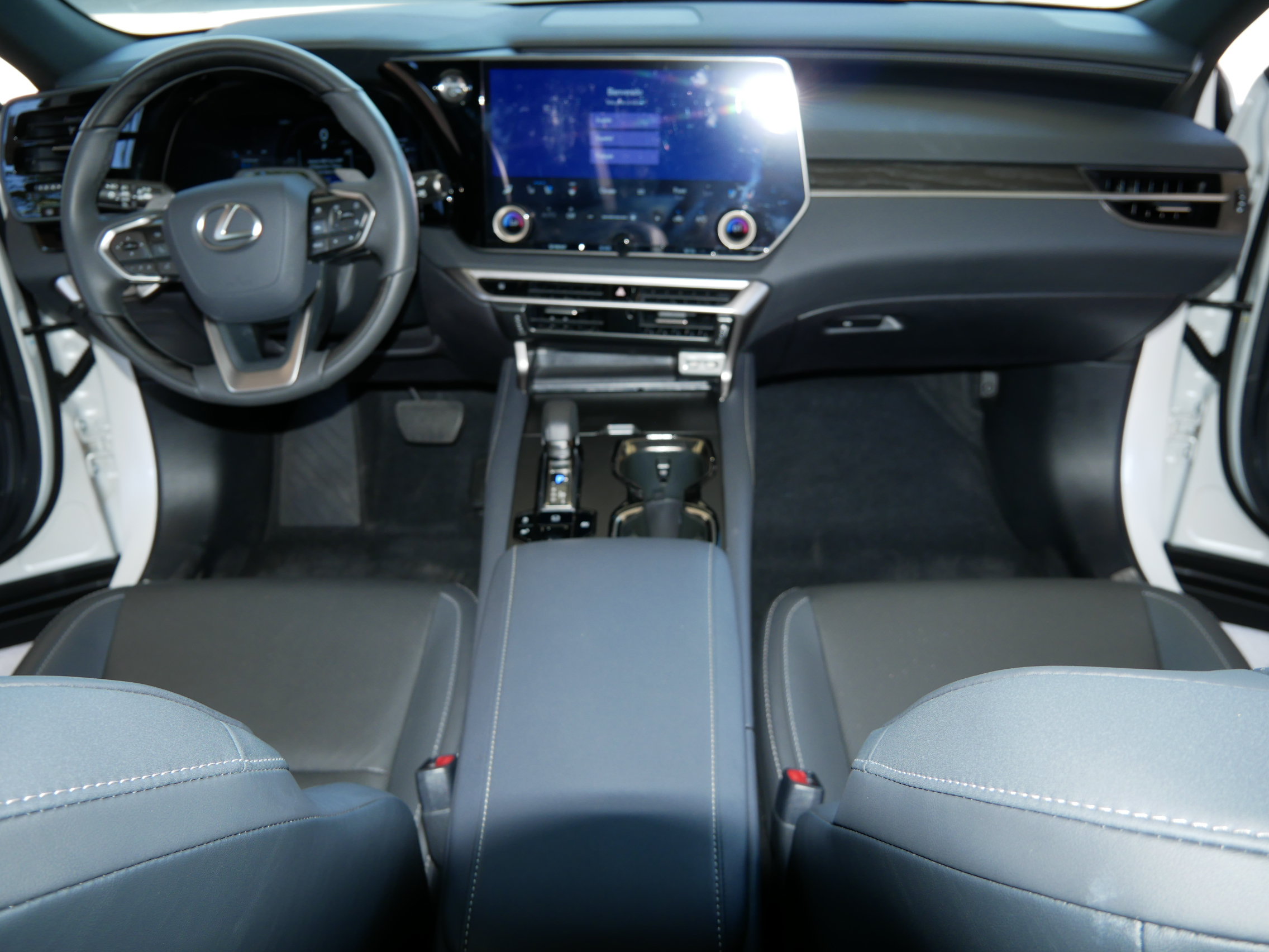 Used 2025 Lexus RX 350h AWD/4WD image 28