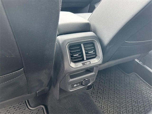 Used 2021 Volkswagen Tiguan SE image 17