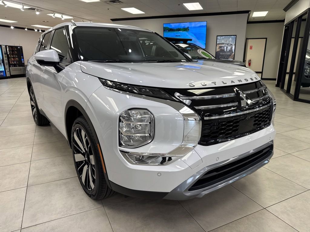 New 2026 Mitsubishi Outlander SE image 3