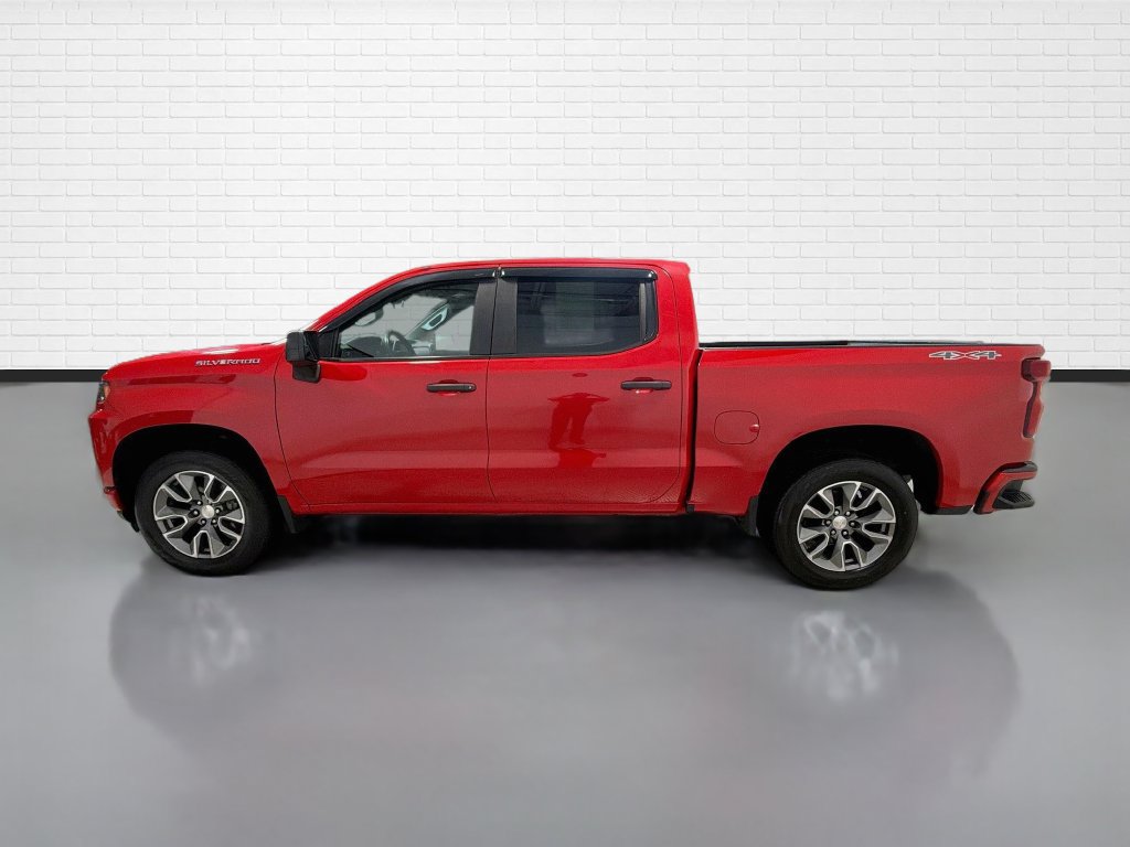 Used 2019 Chevrolet Silverado 1500 Custom w/ Custom Convenience Package AWD/4WD image 2
