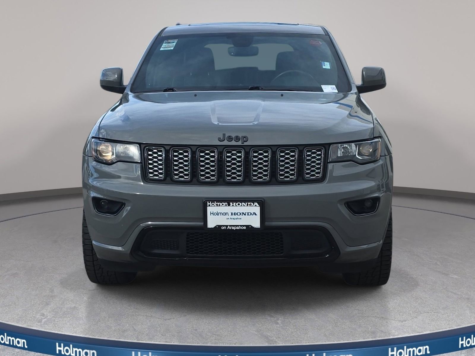 Used 2019 Jeep Grand Cherokee Altitude AWD/4WD image 3
