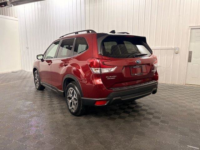 Used 2024 Subaru Forester Premium image 3