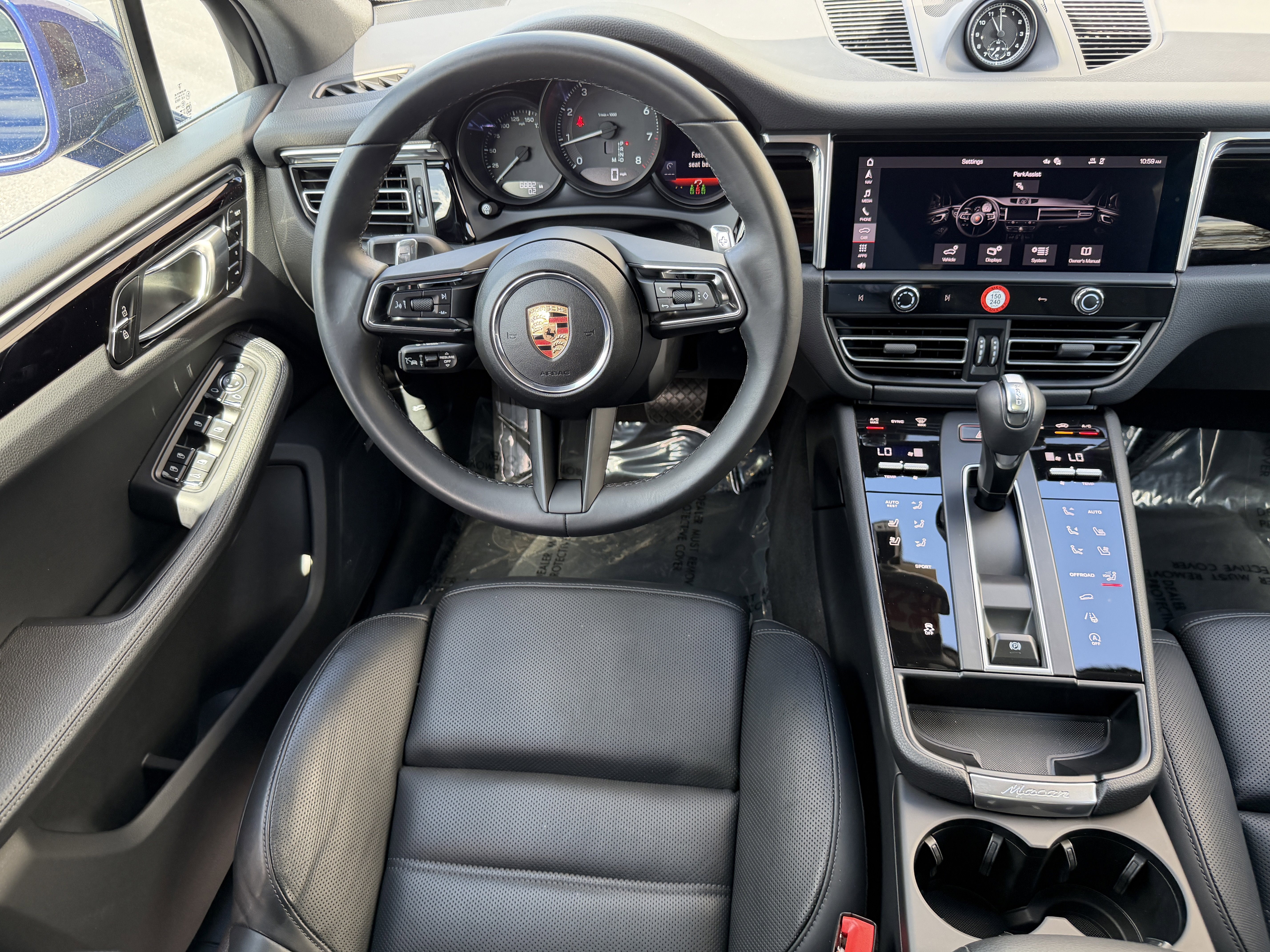Certified 2025 Porsche Macan image 19