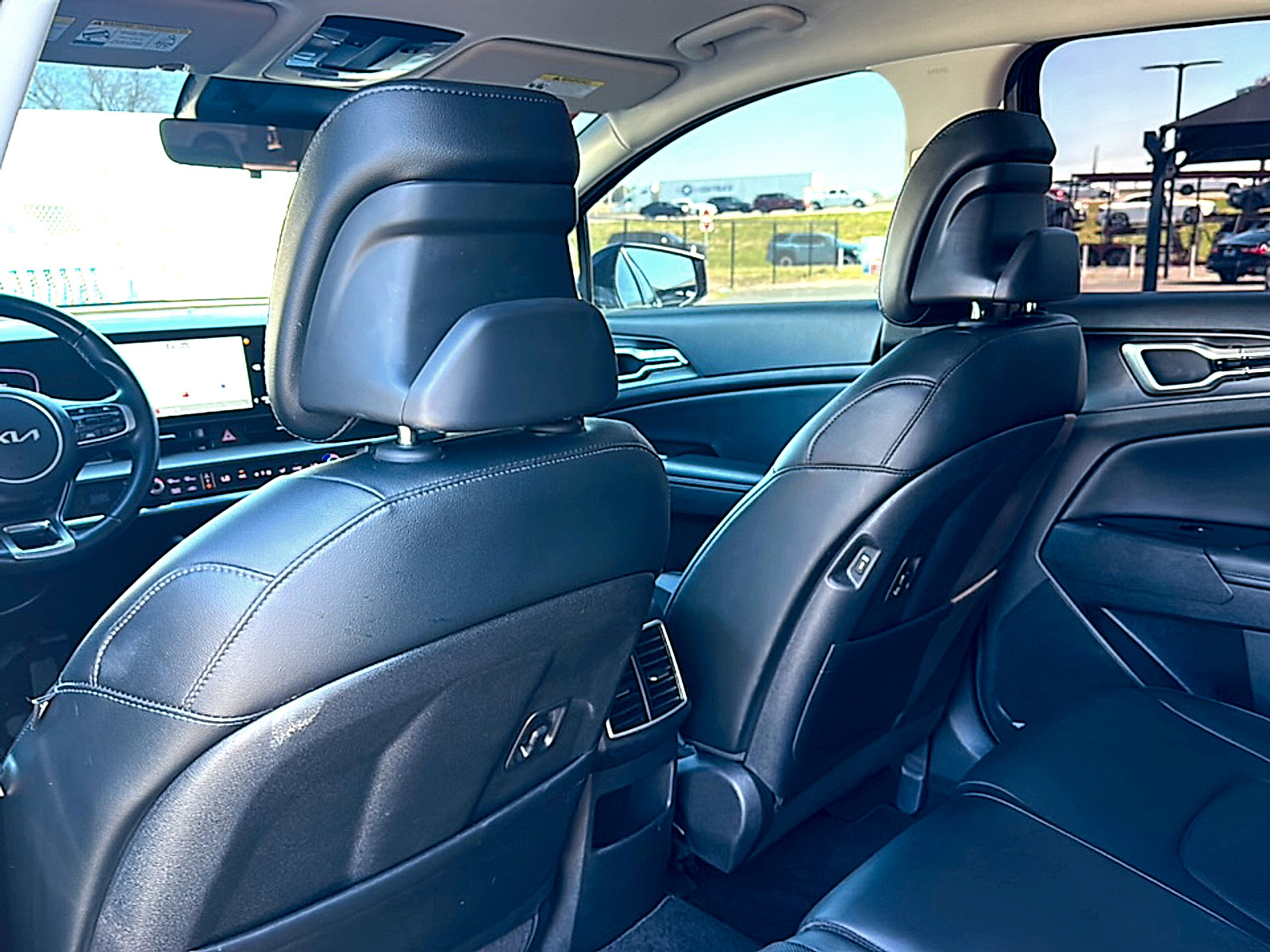 Used 2023 Kia Sportage EX image 17