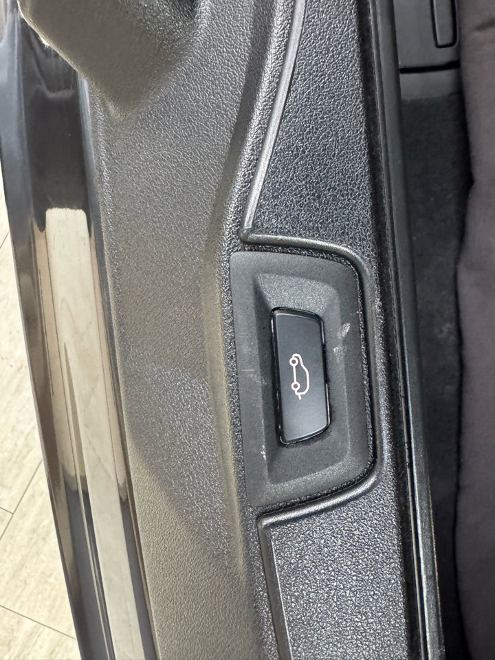 Used 2022 BMW X5 sDrive40i w/ Luxury Seating Package image 10