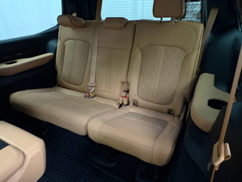 Certified 2025 Jeep Grand Wagoneer Series III w/ Rear Seat Video Group 1 AWD/4WD image 22