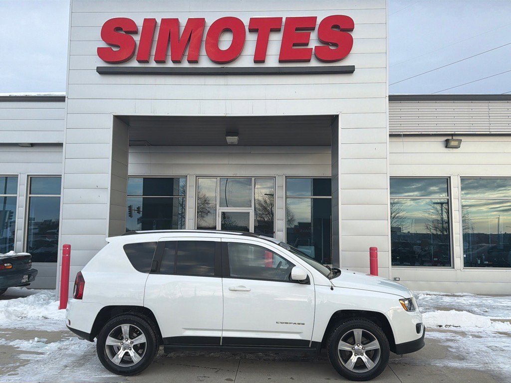Used 2017 Jeep Compass High Altitude image 1