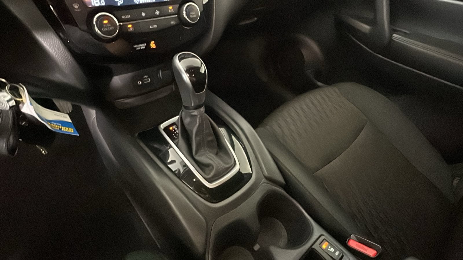 Used 2020 Nissan Rogue S FWD image 23