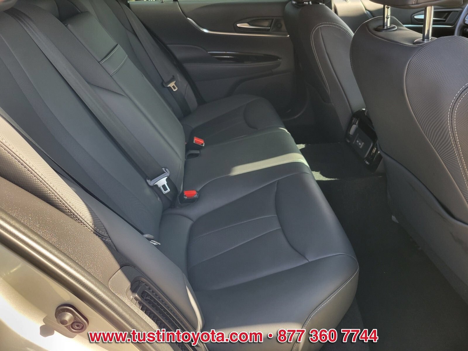 Used 2024 Toyota Mirai w/ Advanced Technology Package RWD image 13