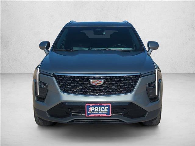 Used 2025 Cadillac XT4 Premium Luxury image 2