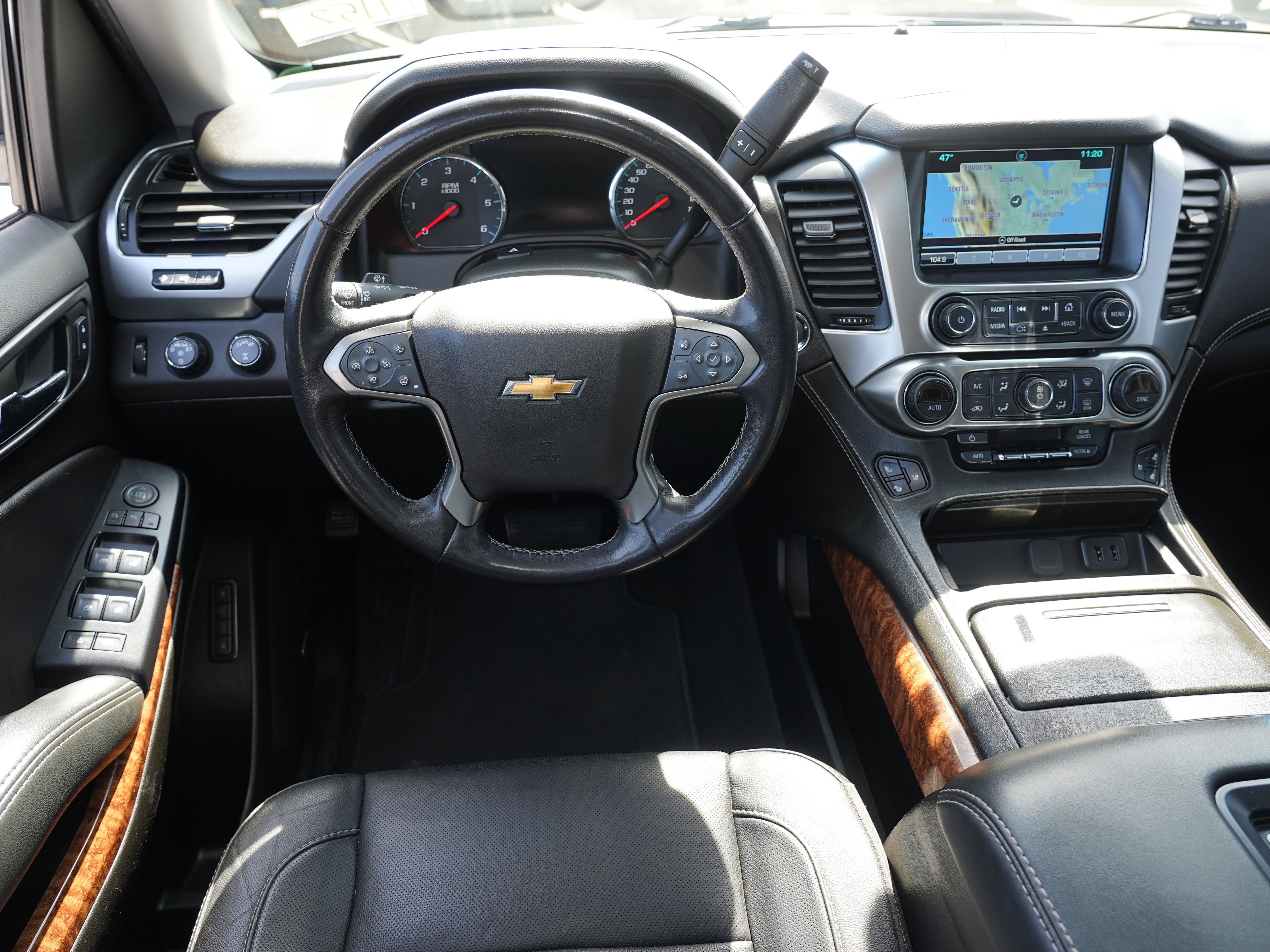 Used 2020 Chevrolet Suburban Premier AWD/4WD image 20