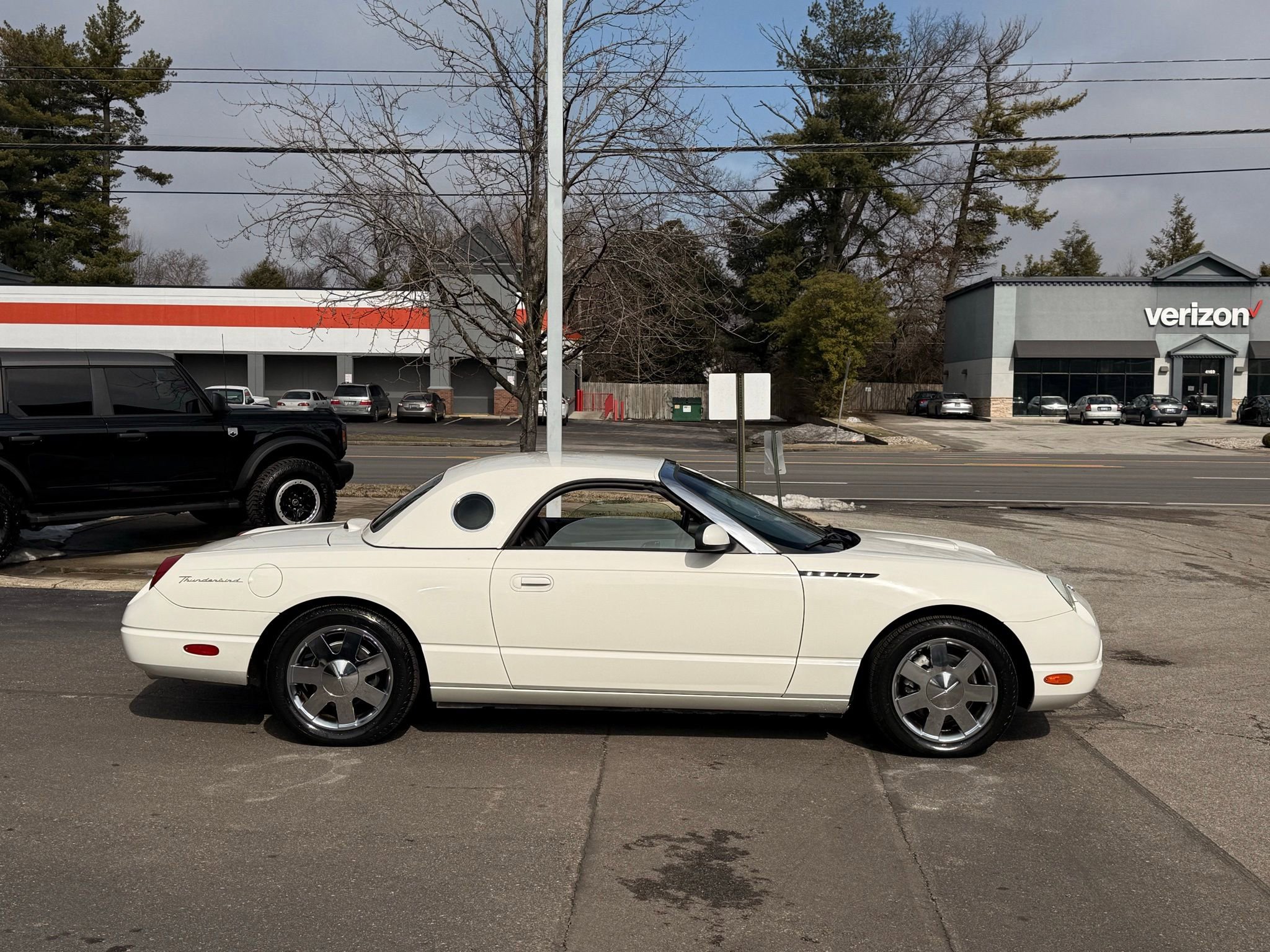 Used 2002 Ford Thunderbird image 2