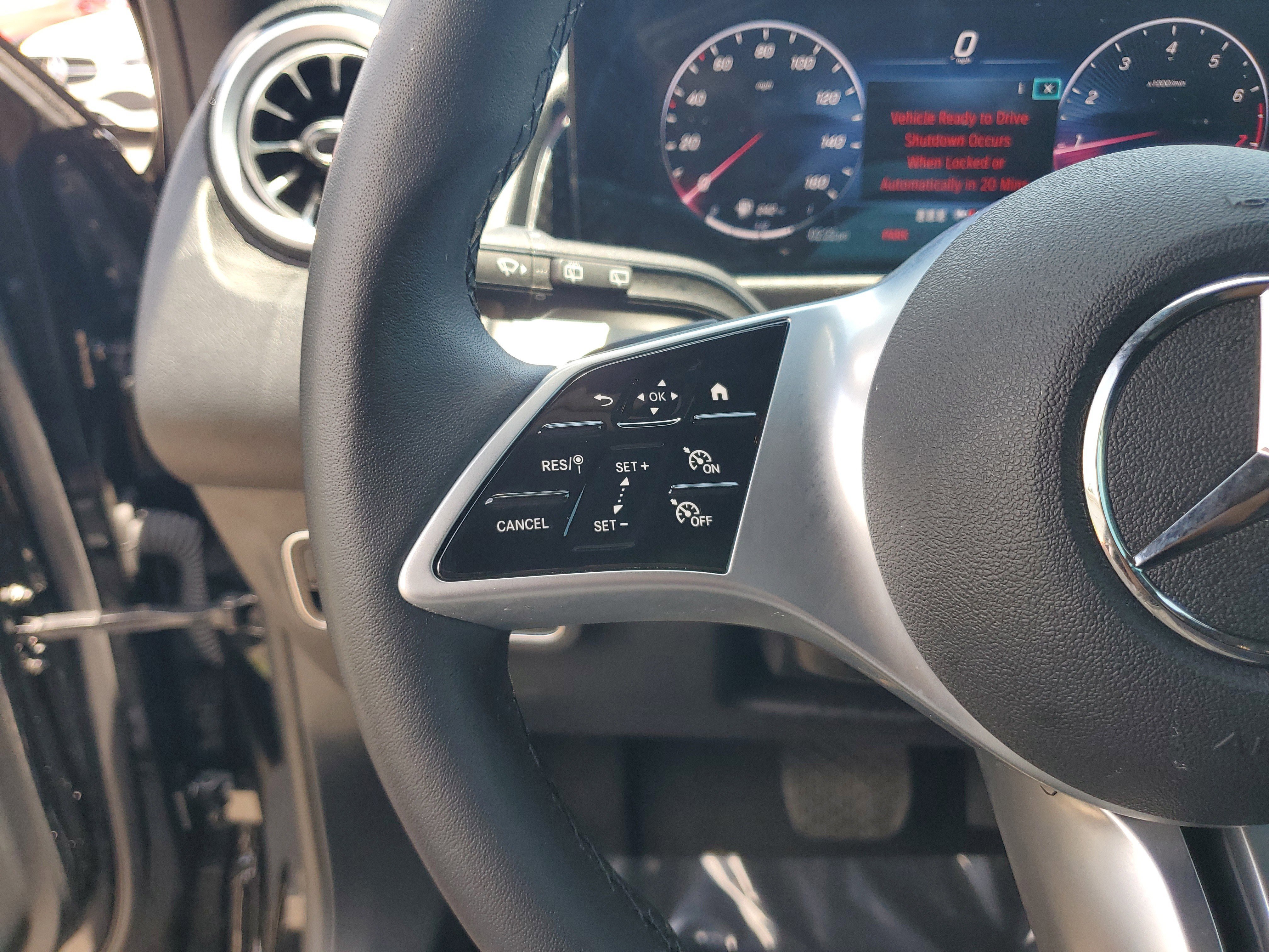 Certified 2025 Mercedes-Benz GLB 250 image 33